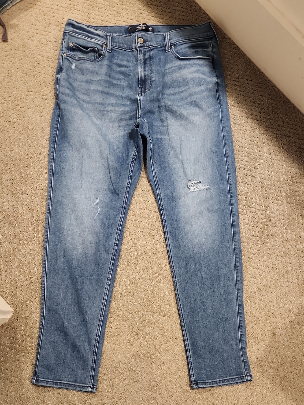 Hollister ATHLETIC SKINNY Blue Distressed Jeans. Sz 34/32